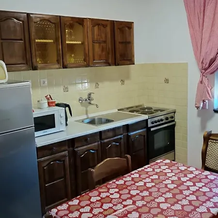 Zdenka 2 Apartman *