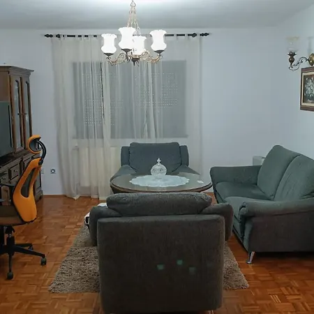 Apartman Zdenka 2 *