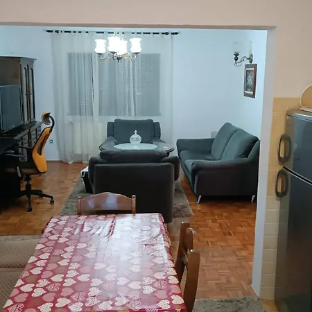 Apartman Zdenka 2 *